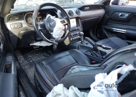 2022 Ford Mustang z USA, uszkodzony, nr VIN 1FATP8UH2N5102486